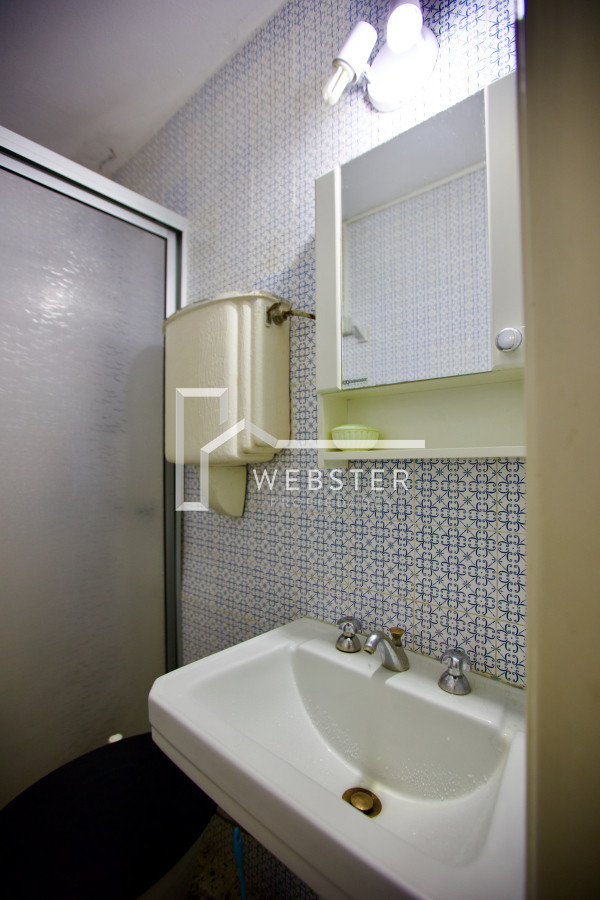 Apartamento ID.1906 - Apto de 2 dormitorios y 2 baños en edificio Apolo. Piso alto y vista despejada a Playa Mansa.