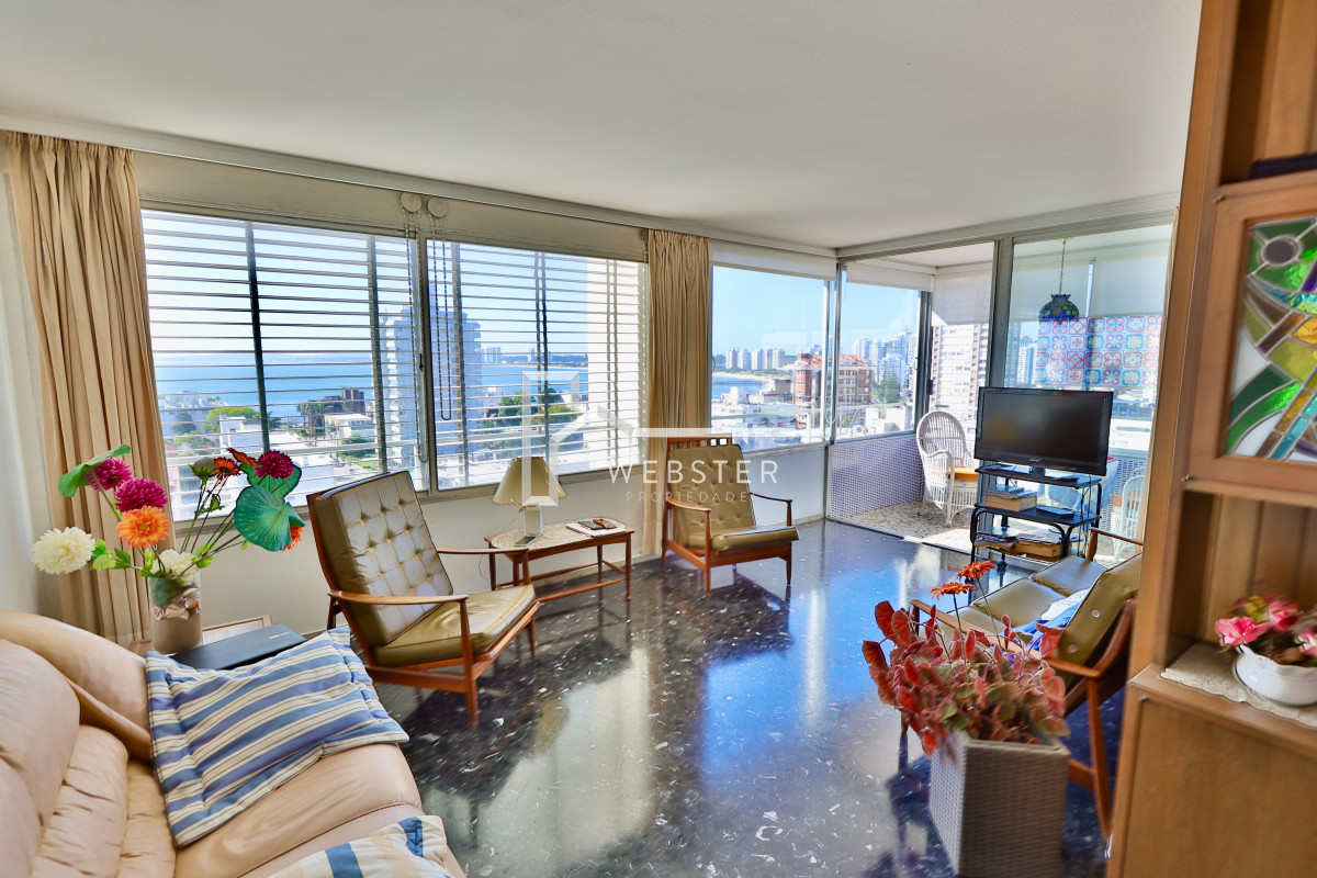 Apartamento ID.1906 - Apto de 2 dormitorios y 2 baños en edificio Apolo. Piso alto y vista despejada a Playa Mansa.