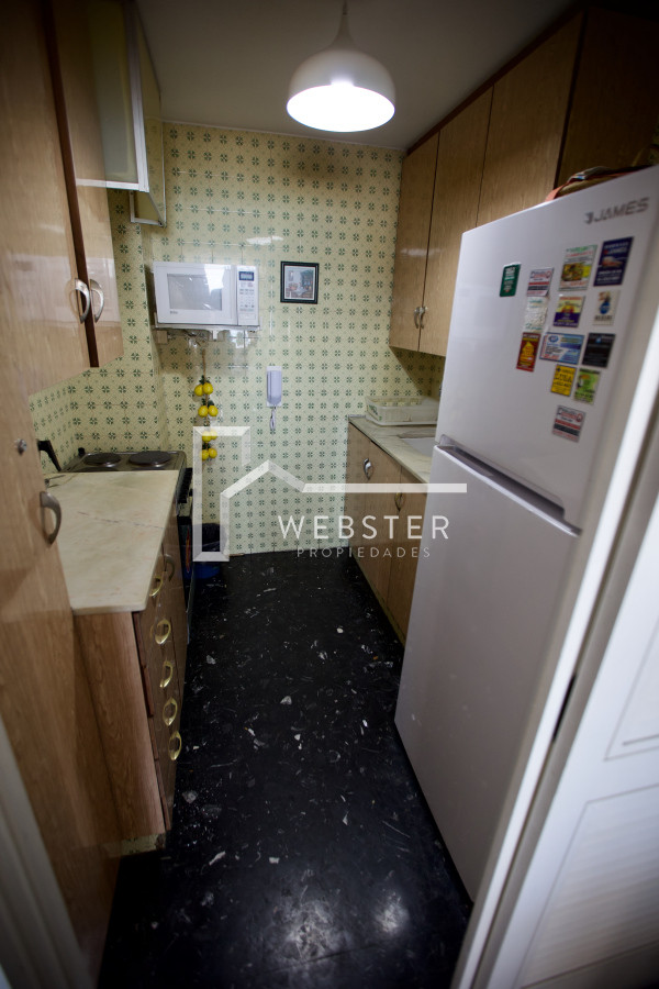 Apartamento ID.1906 - Apto de 2 dormitorios y 2 baños en edificio Apolo. Piso alto y vista despejada a Playa Mansa.