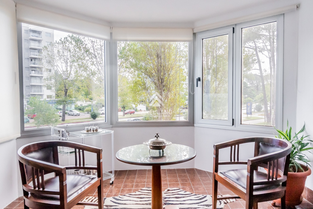 Apartamento ID.5569 - Apartamento 3 dormitorios mas dependencia. Roosevelt Center Torre A. Vista despejada a Roosevelt. Amueblado