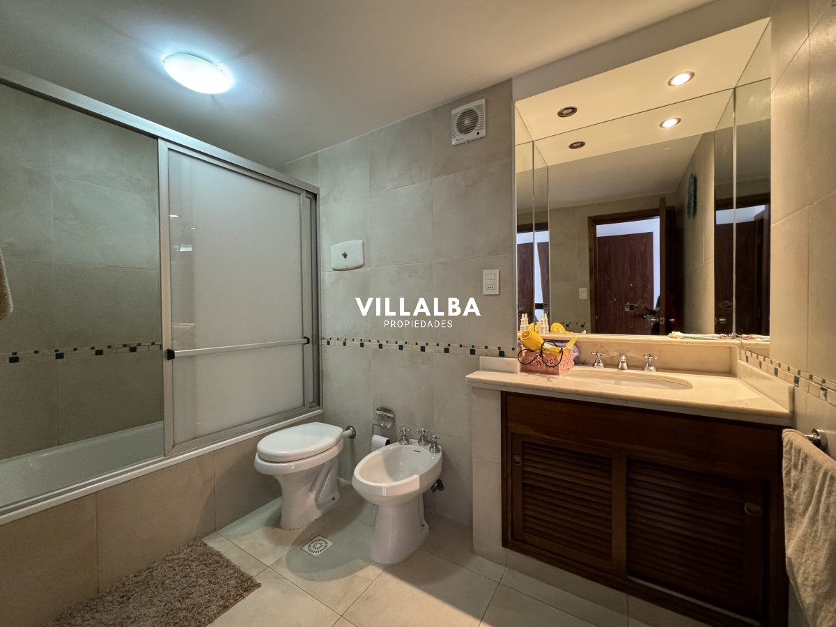 Apartamento ID.3147 - Oportunidad en Playa Mansa - 3 dormitorios 