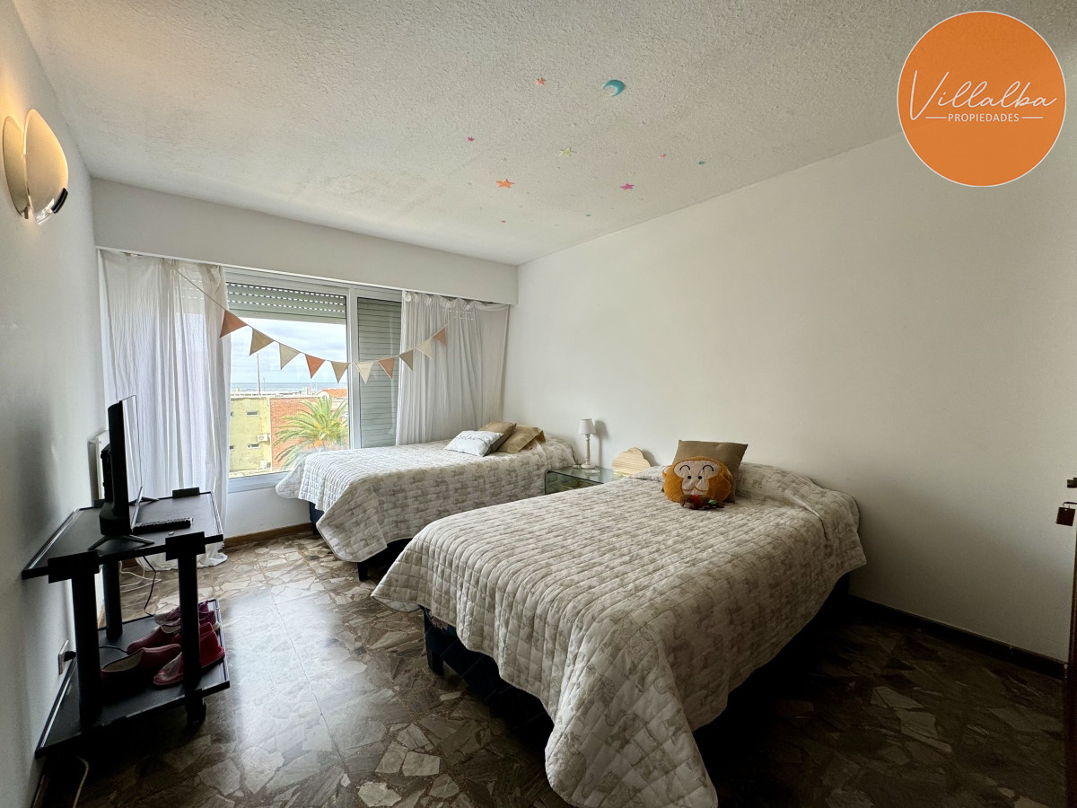Apartamento ID.3147 - Oportunidad en Playa Mansa - 3 dormitorios 
