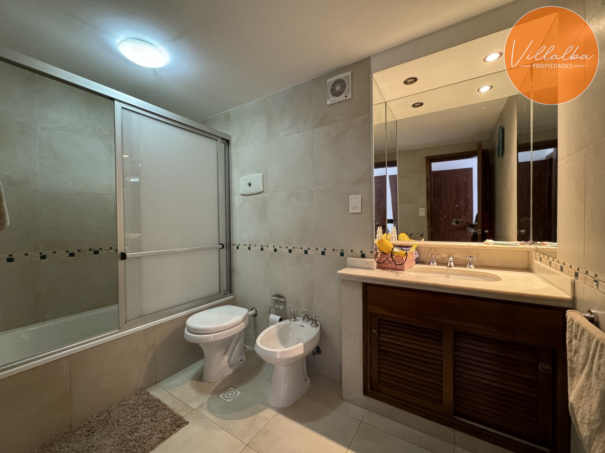 Apartamento ID.3147 - Oportunidad en Playa Mansa - 3 dormitorios 