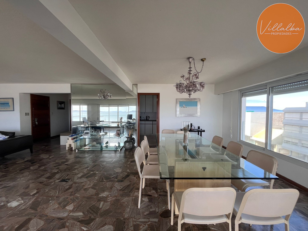 Apartamento ID.3147 - Oportunidad en Playa Mansa - 3 dormitorios 