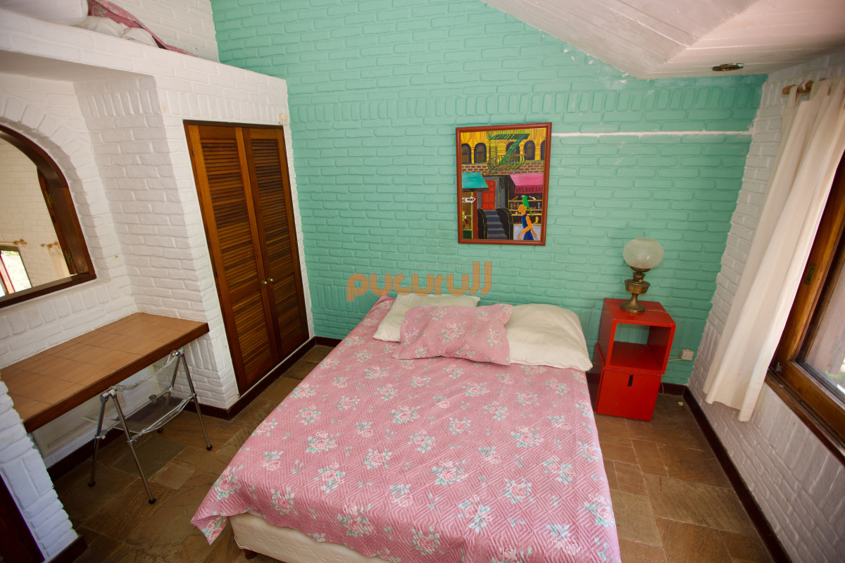 Casa ID.2140 - Amplia casa de 4 dormitorios en venta en Club del Lago. 