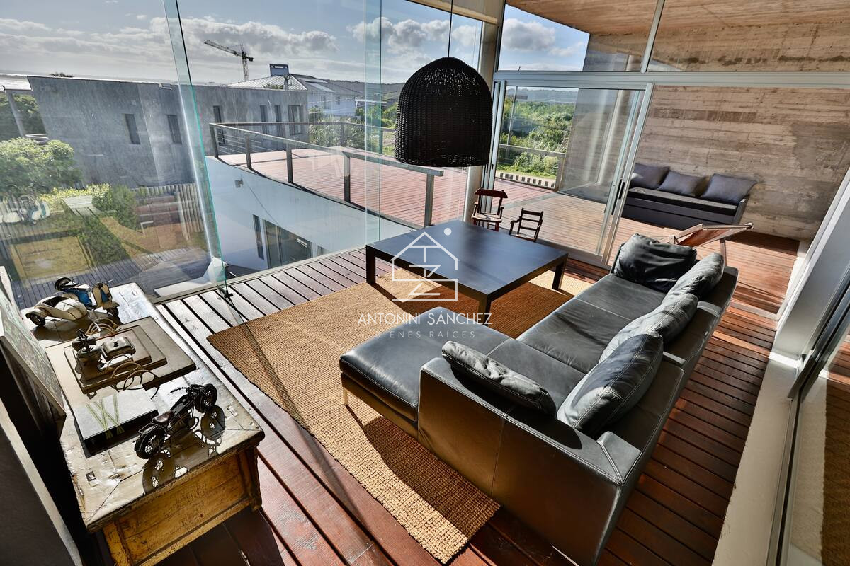 Casa ID.4980 - Casa de diseño en alquiler temporal. 4 dormitorios en suite a 50 mts del mar