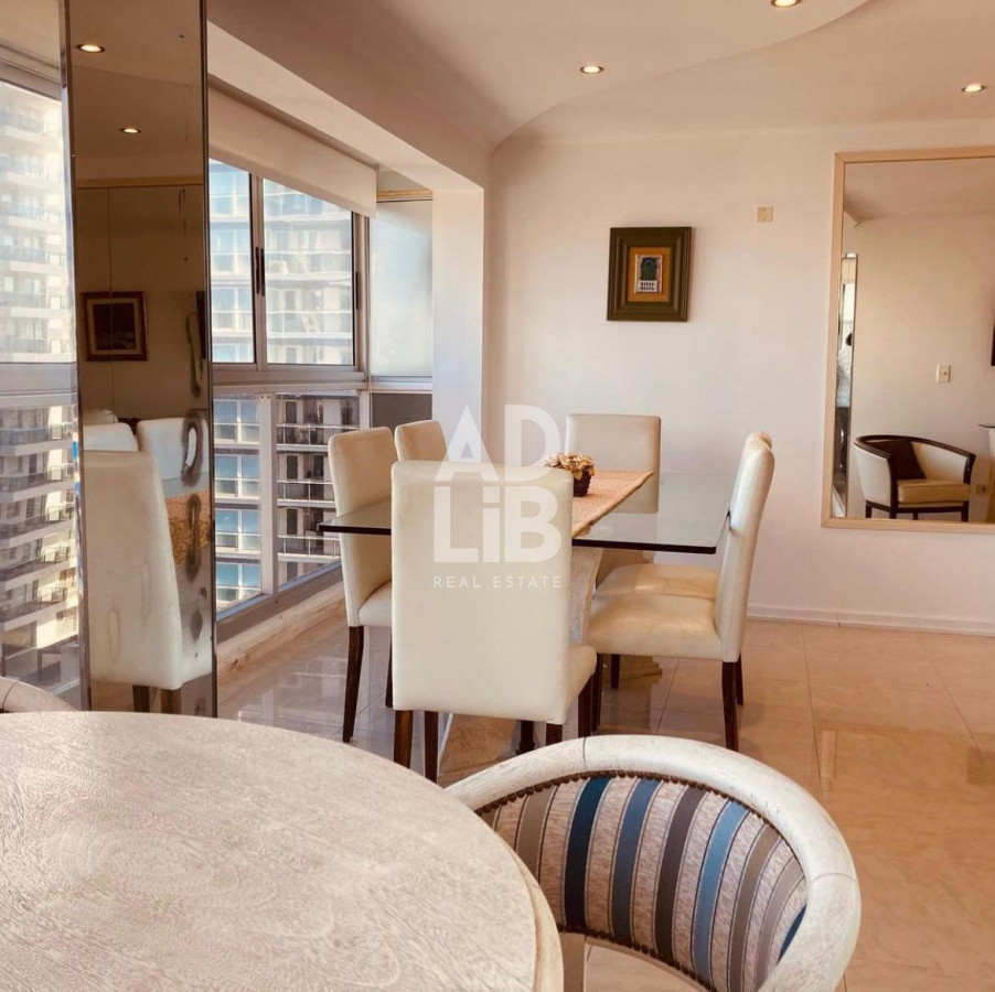 Apartamento ID.410 - Apto de 2 dorm y medio. Vista a Playa Brava. Edificio Long Beach. Excelente orientación!