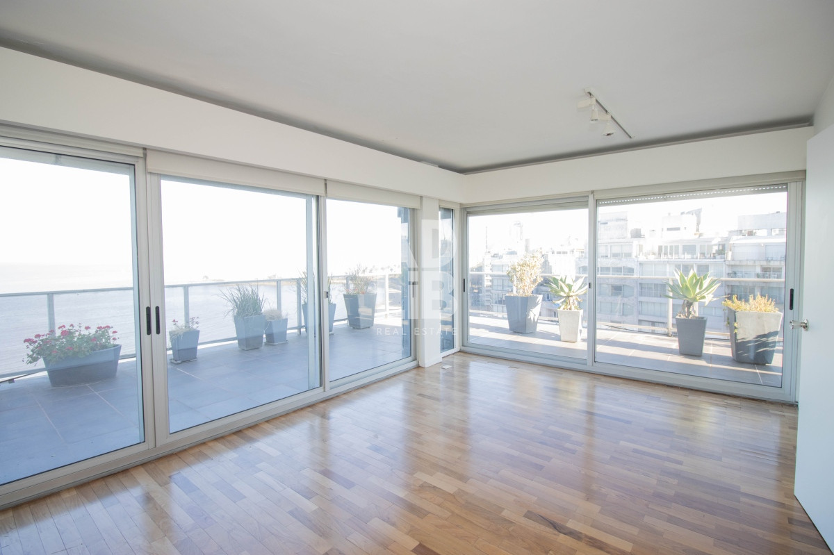 Apartamento ID.371 - VENTA PENTHOUSE EN POCITOS