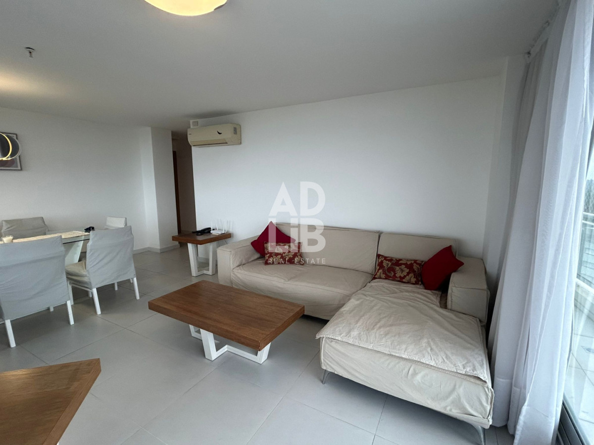Apartamento ID.770 - Alquiler anual apto de 3 dormitorios en piso alto en Roosevelt.