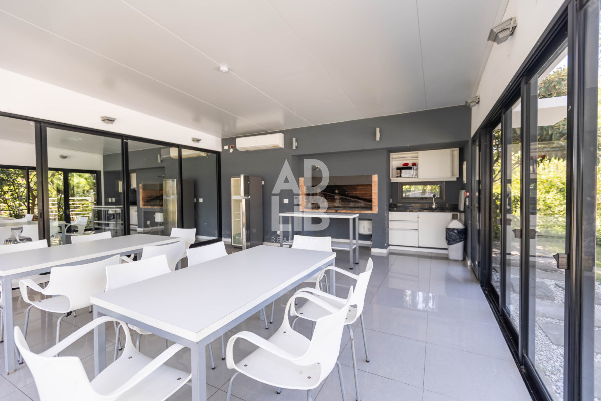 Apartamento ID.779 - Apto de 2 dorm y 2 baños en Edificio Tiziano