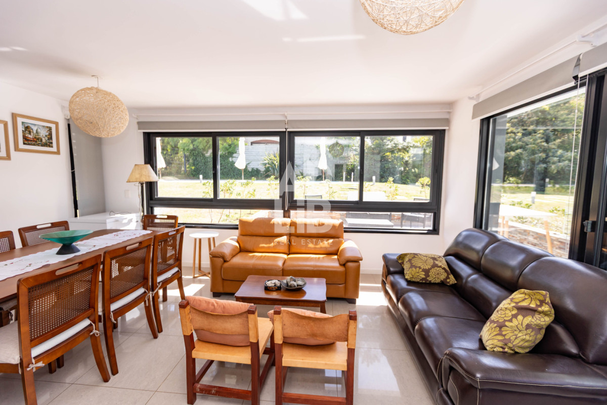 Apartamento ID.779 - Apto de 2 dorm y 2 baños en Edificio Tiziano