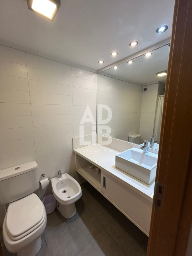 Apartamento ID.770 - Alquiler anual apto de 3 dormitorios en piso alto en Roosevelt.