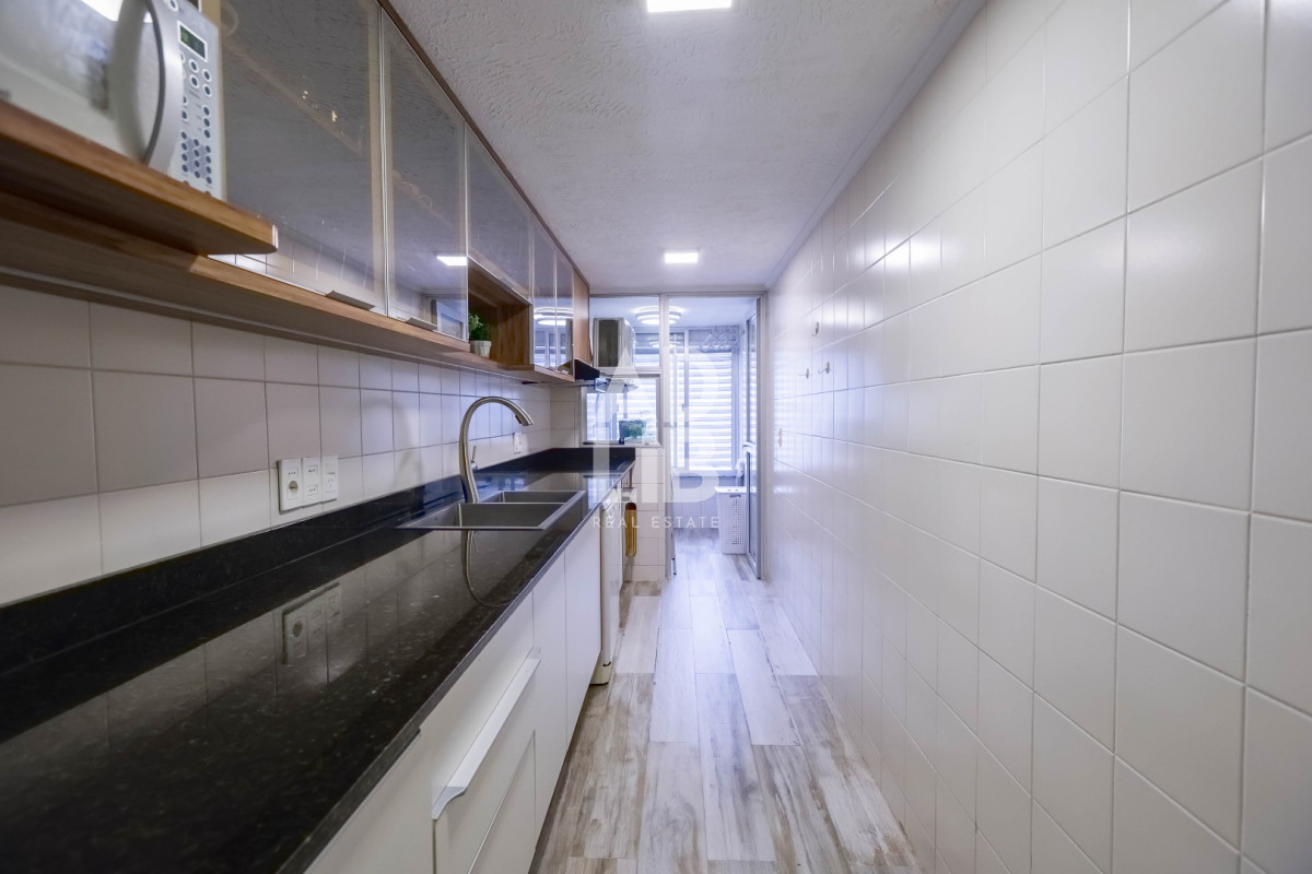 Apartamento ID.469 - Apto de 3 dormitorios unificado en edificio Long Beach! Piso alto con vista al mar