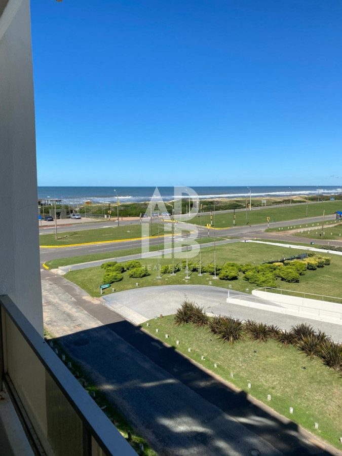 Apartamento ID.810 - Apto de 2 dorm en primera linea de Playa Brava. Edificio Arkontes