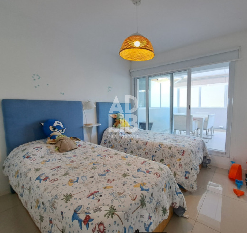 Apartamento ID.709 - Apto de 2 dormitorios en venta en edificio Horizonte con vista al mar. 