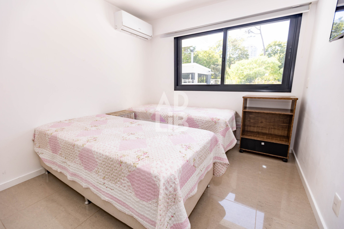 Apartamento ID.779 - Apto de 2 dorm y 2 baños en Edificio Tiziano