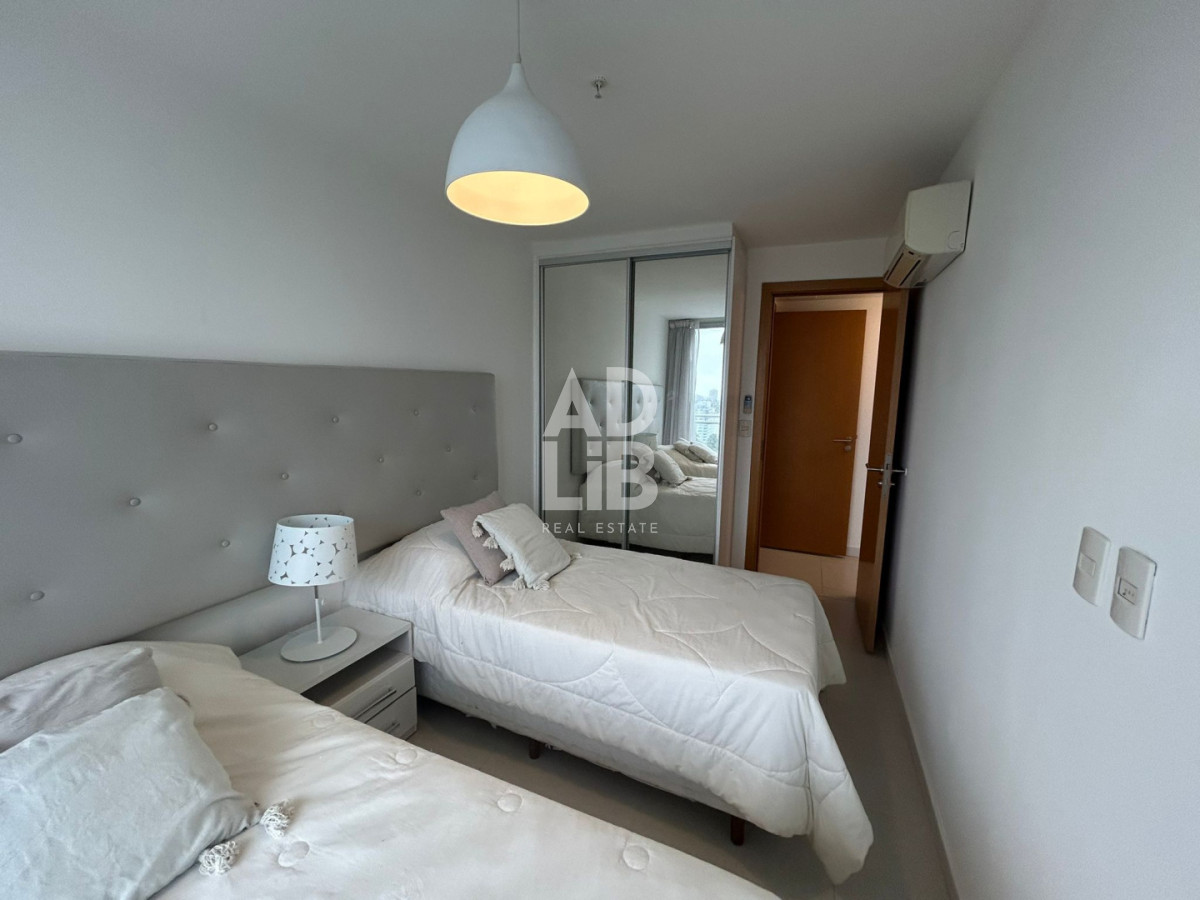 Apartamento ID.770 - Alquiler anual apto de 3 dormitorios en piso alto en Roosevelt.
