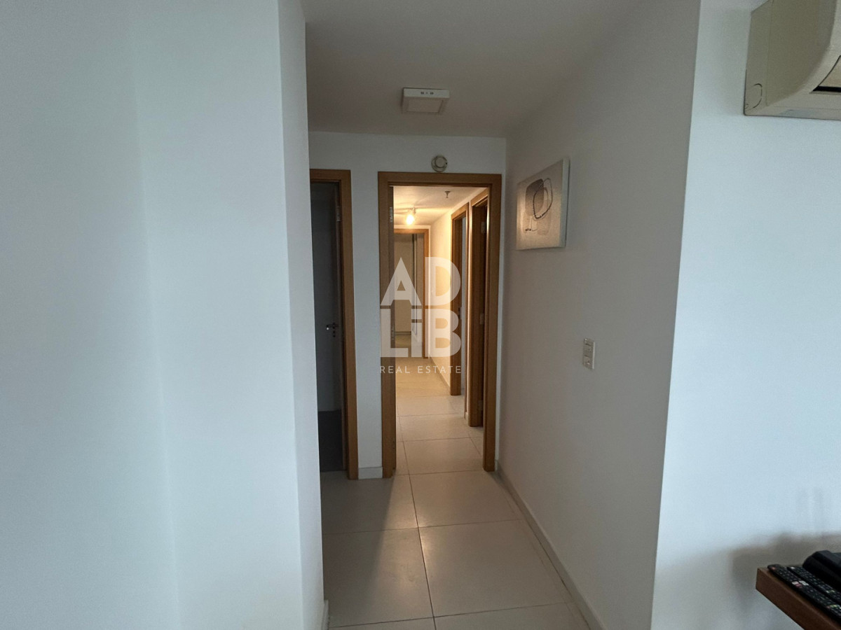 Apartamento ID.770 - Alquiler anual apto de 3 dormitorios en piso alto en Roosevelt.