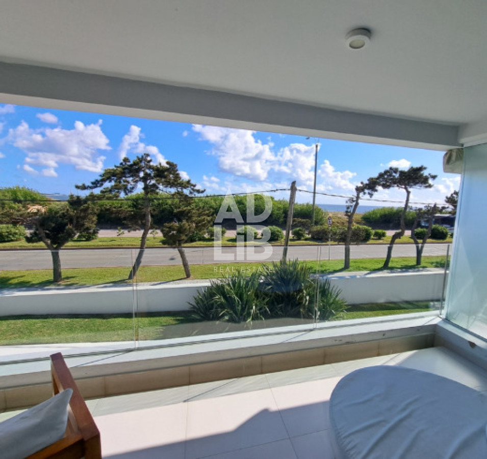 Apartamento ID.709 - Apto de 2 dormitorios en venta en edificio Horizonte con vista al mar. 