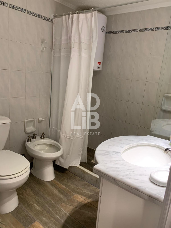 Apartamento ID.469 - Hermoso apto de 2 dorm y medio en venta Edificio Long Beach reciclado. Vista a Brava 