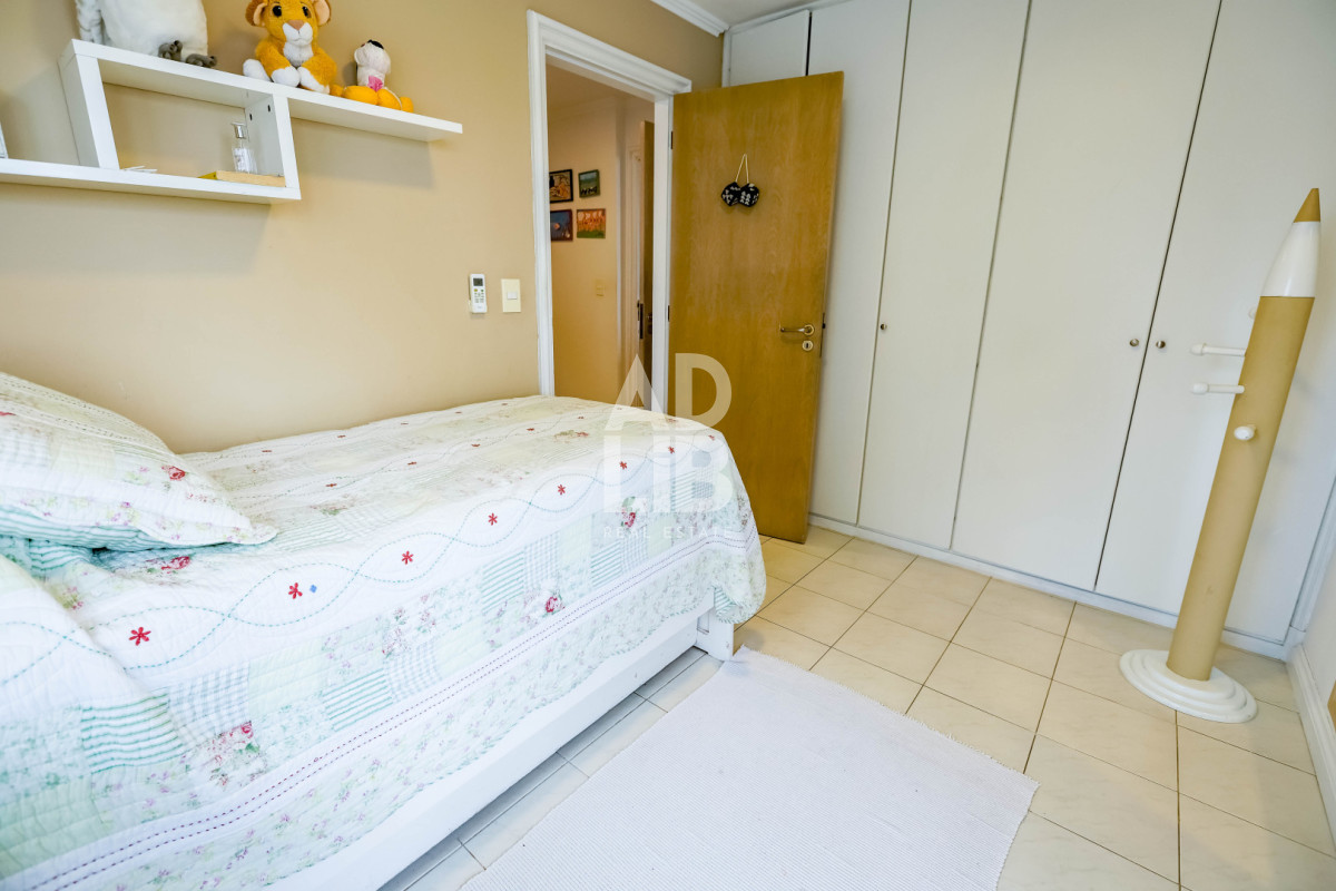 Apartamento ID.469 - Apto de 3 dormitorios unificado en edificio Long Beach! Piso alto con vista al mar