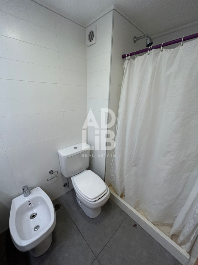 Apartamento ID.770 - Alquiler anual apto de 3 dormitorios en piso alto en Roosevelt.