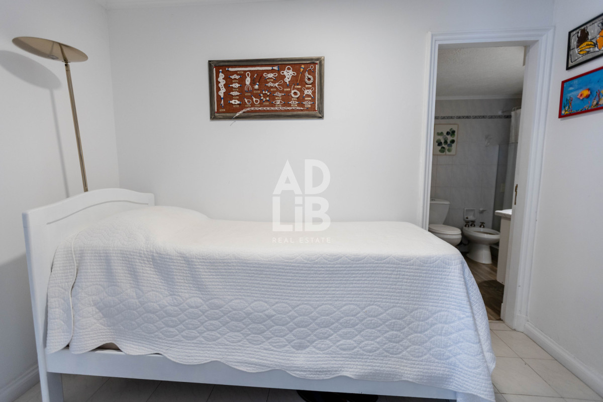 Apartamento ID.469 - Apto de 3 dormitorios unificado en edificio Long Beach! Piso alto con vista al mar