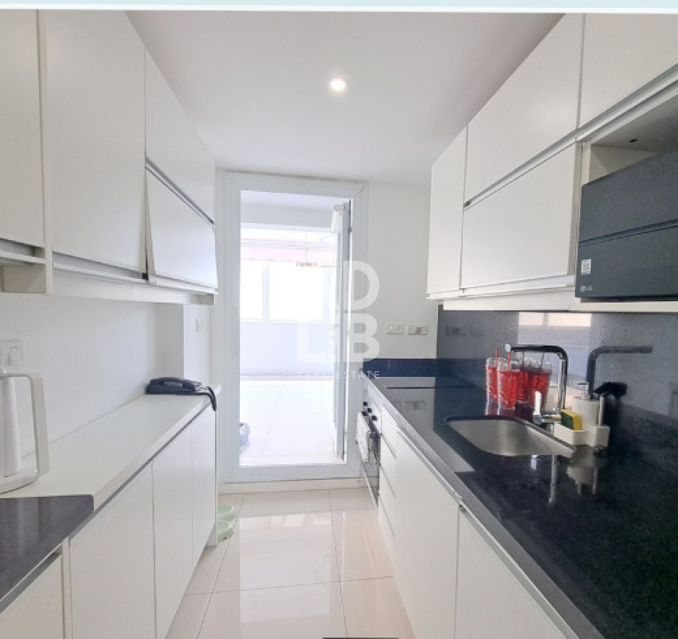 Apartamento ID.709 - Apto de 2 dormitorios en venta en edificio Horizonte con vista al mar. 