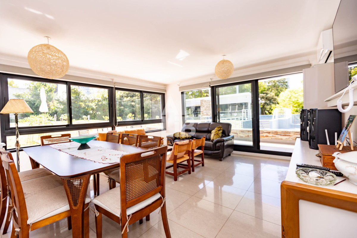 Apartamento ID.779 - Apto de 2 dorm y 2 baños en Edificio Tiziano