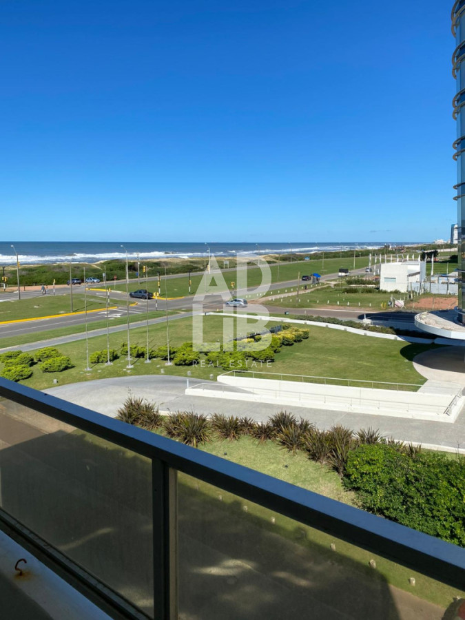 Apartamento ID.810 - Apto de 2 dorm en primera linea de Playa Brava. Edificio Arkontes
