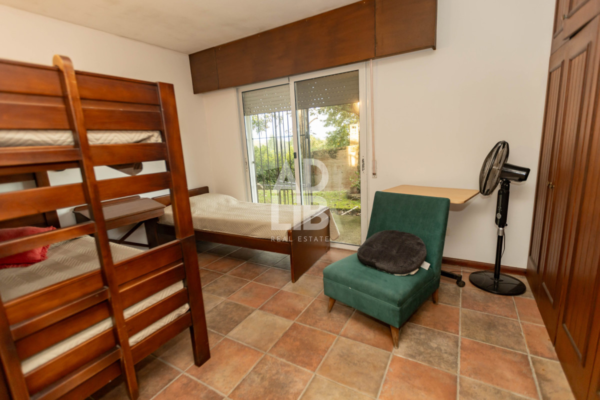 Casa ID.817 - Increíble casa de 405 mts2 en venta en Punta Ballena. Vista al amanecer y al atardecer. 