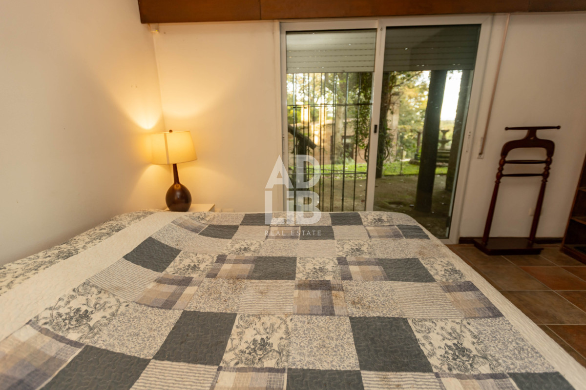 Casa ID.817 - Increíble casa de 405 mts2 en venta en Punta Ballena. Vista al amanecer y al atardecer. 