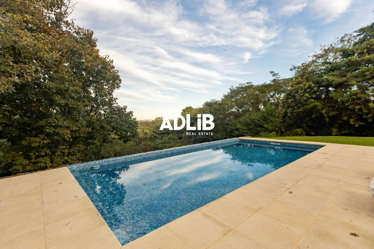 Casa ID.817 - Increíble casa de 405 mts2 en venta en Punta Ballena. Vista al amanecer y al atardecer. 