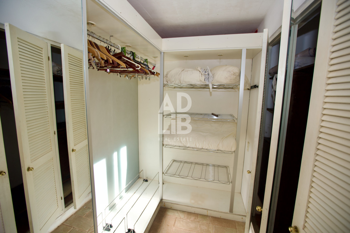 Casa ID.521 - Amplia casa de 4 dormitorios en venta en Club del Lago. 