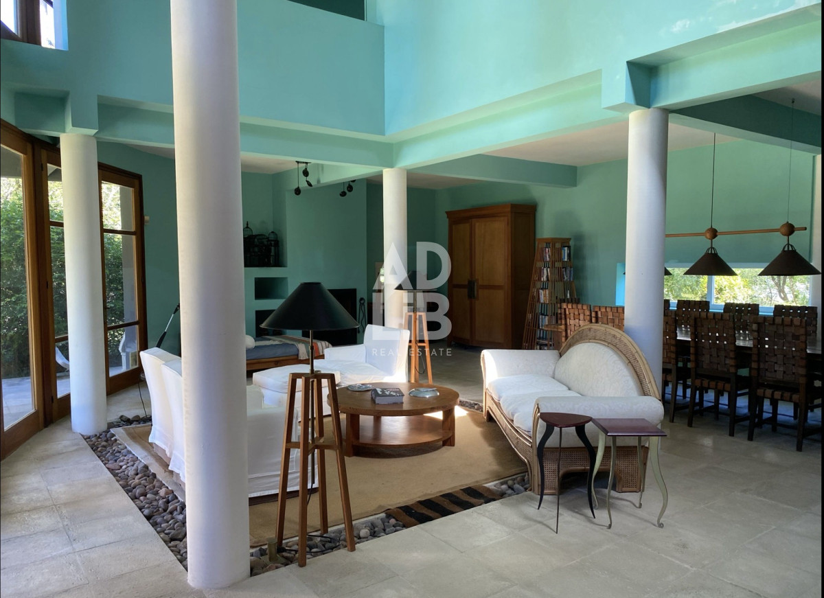 Casa ID.470 - Amplia casa en venta en Rincon del Indio con 3200 mts de terreno. 