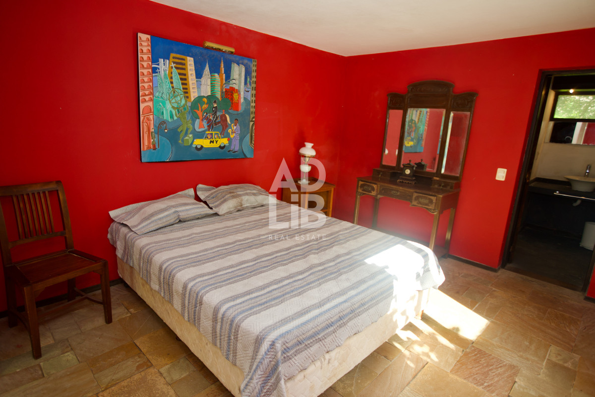 Casa ID.521 - Amplia casa de 4 dormitorios en venta en Club del Lago. 