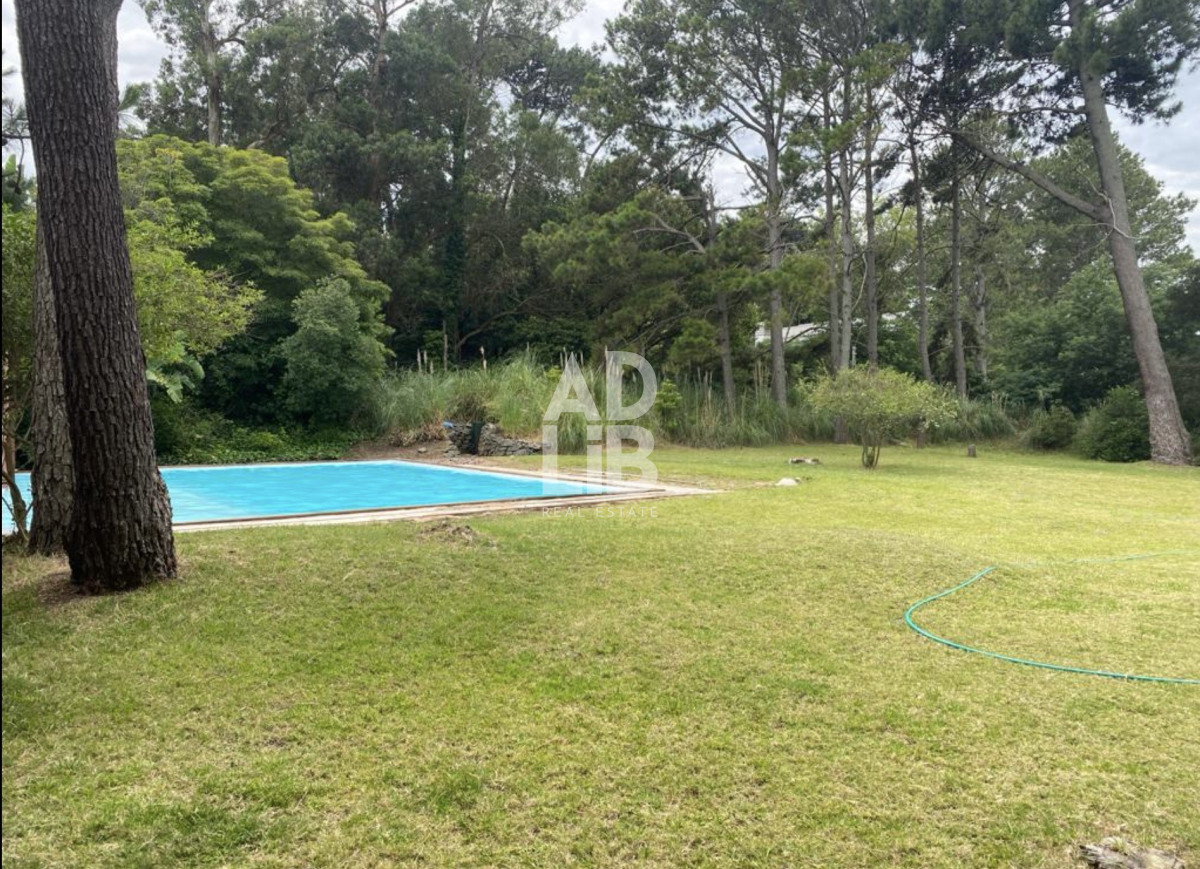 Casa ID.470 - Amplia casa en venta en Rincon del Indio con 3200 mts de terreno. 