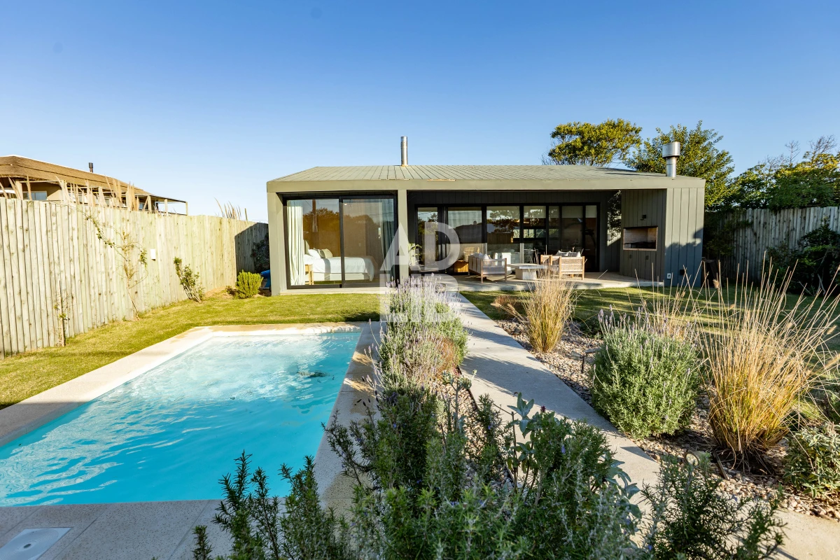 Casa ID.637 - Casa de diseño a 50 mts del mar en La Juanita