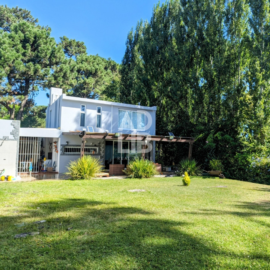 Casa ID.309 - Casa de 4 dormitorios en venta en el bosque de Burnett. 