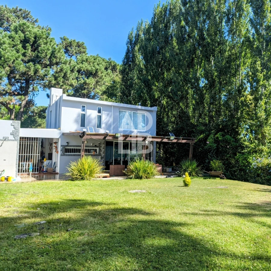 Casa ID.309 - Casa de 4 dormitorios en venta en el bosque de Burnett. 