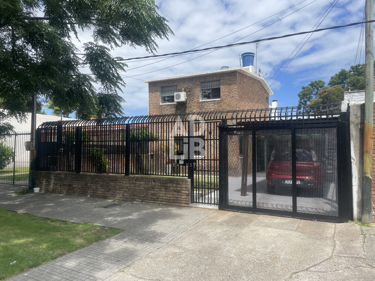 Casa ID.137 - VENTA CASA TRES DORMITORIOS FLOR DE MAROÑAS CON RENTA