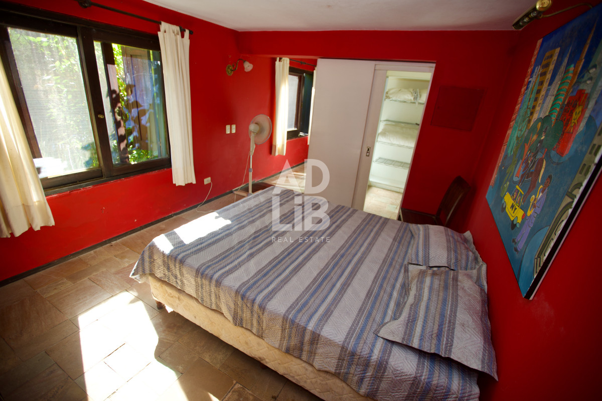 Casa ID.521 - Amplia casa de 4 dormitorios en venta en Club del Lago. 