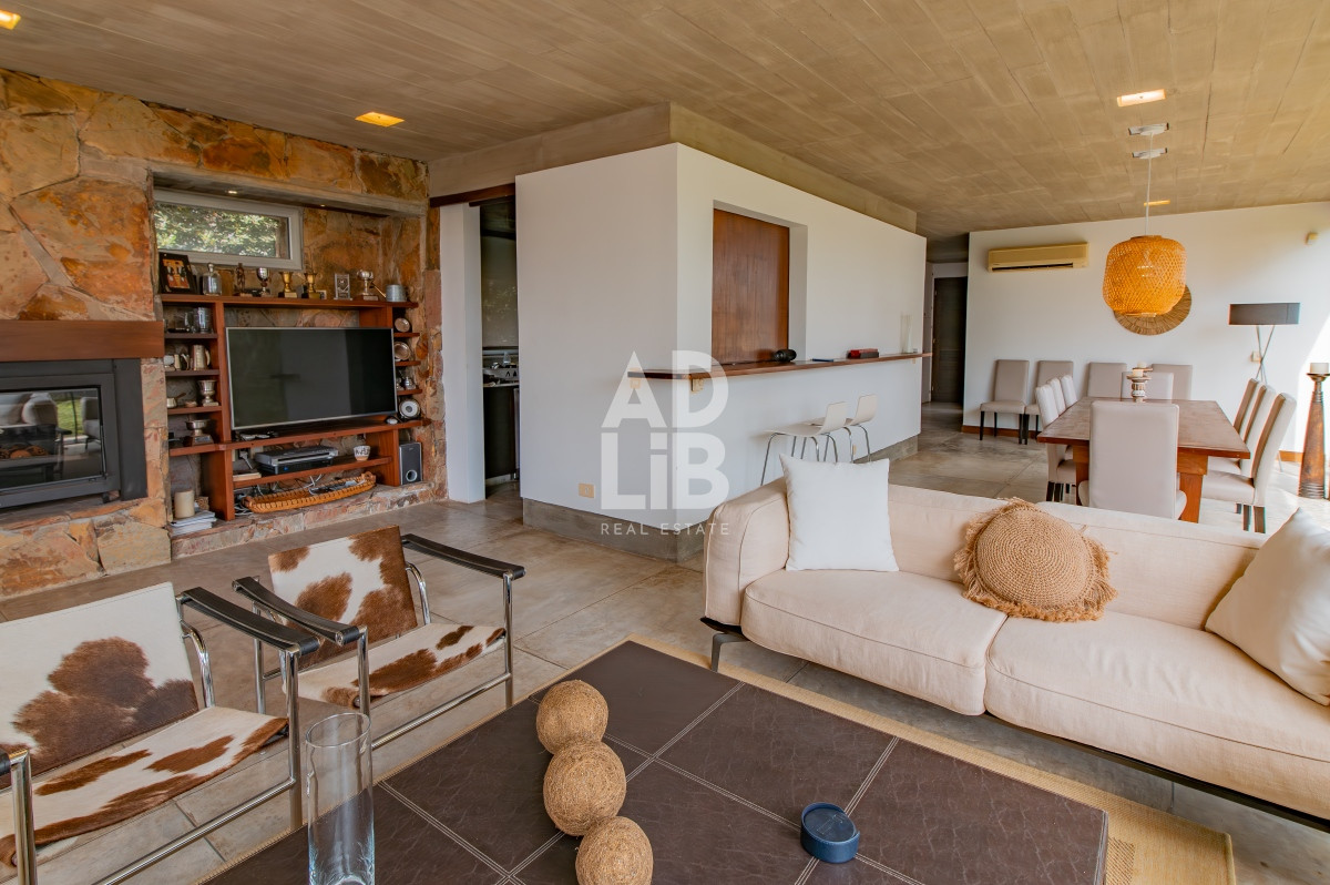 Casa ID.125 - Casa de diseño en Tio Tom en alquiler invernal. 4 dorm y 4 baños frente al mar.
