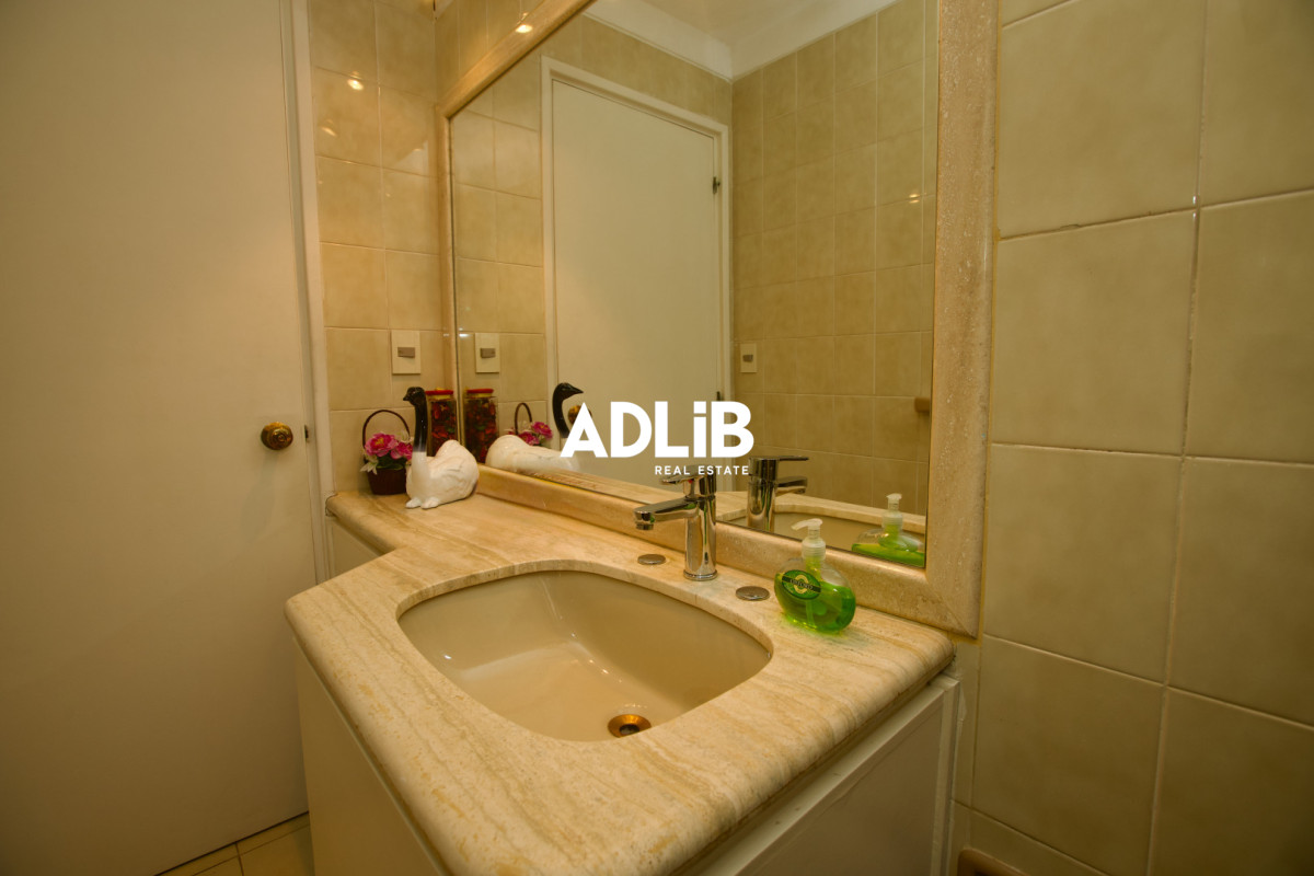 Casa ID.797 - Alquiler comercial 5 dorm y 5 baños. Zona Shopping Punta