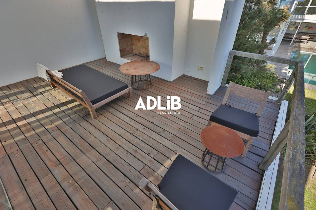 Casa ID.673 - Casa de diseño en alquiler temporal. 4 dormitorios en suite a 50 mts del mar