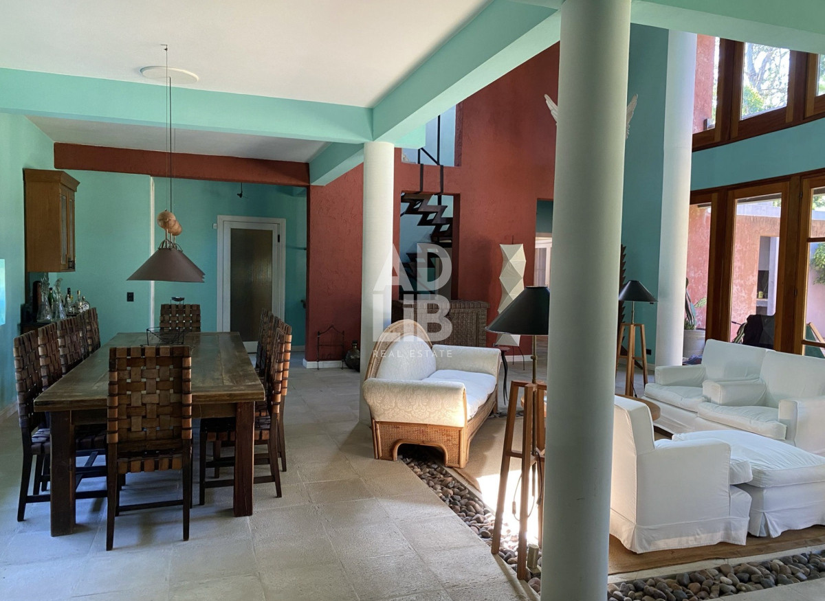 Casa ID.470 - Amplia casa en venta en Rincon del Indio con 3200 mts de terreno. 