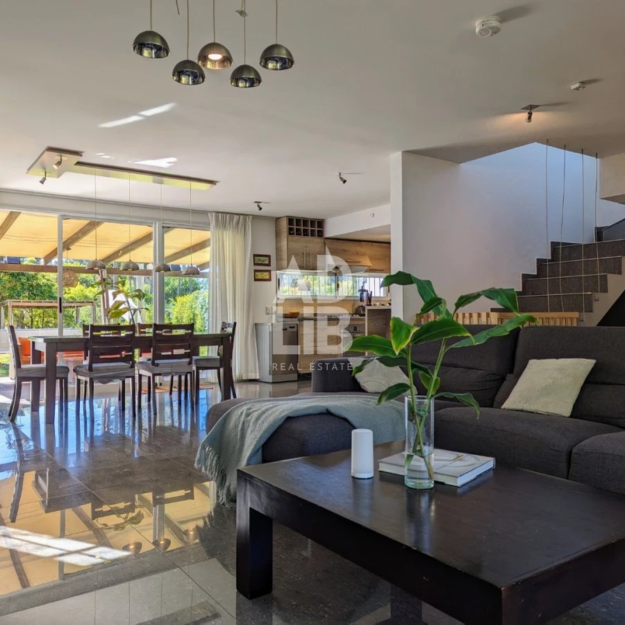 Casa ID.309 - Casa de 4 dormitorios en venta en el bosque de Burnett. 