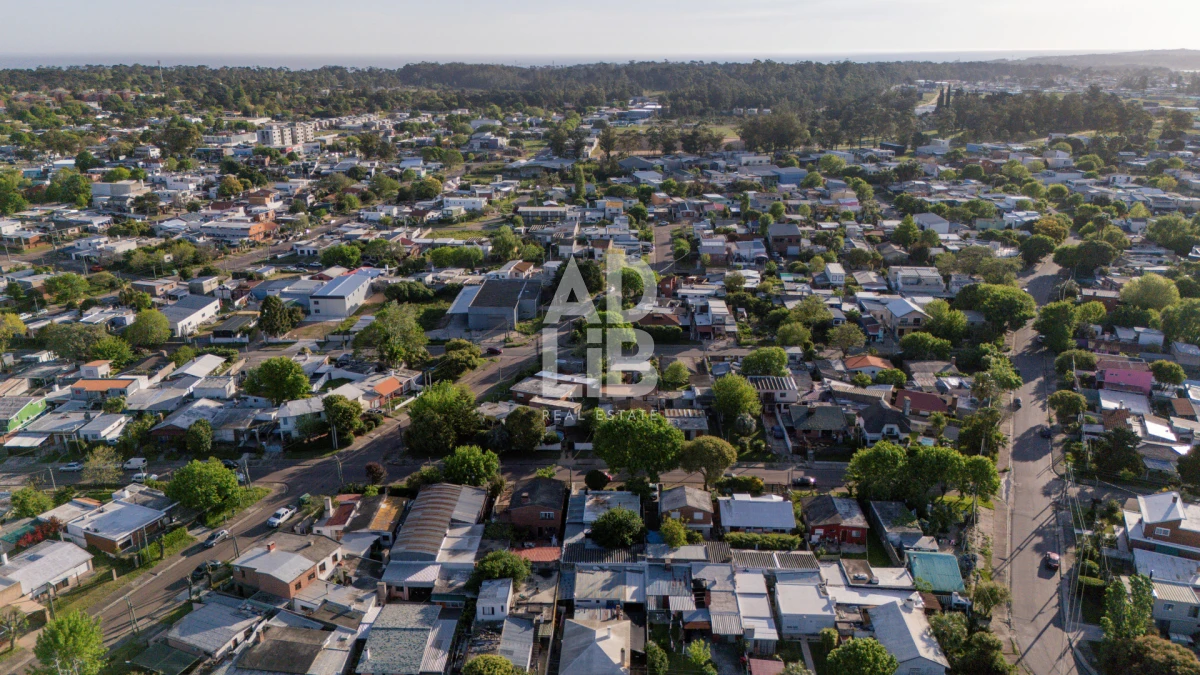 Casa ID.631 - Casa de 2 dorm y 2 baños en venta en Maldonado. Barrio San Francisco