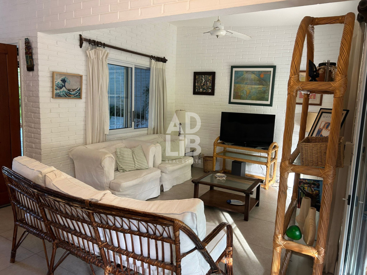 Casa ID.778 - Alquiler anual en San Rafael casa de 3 dorm + dependencia