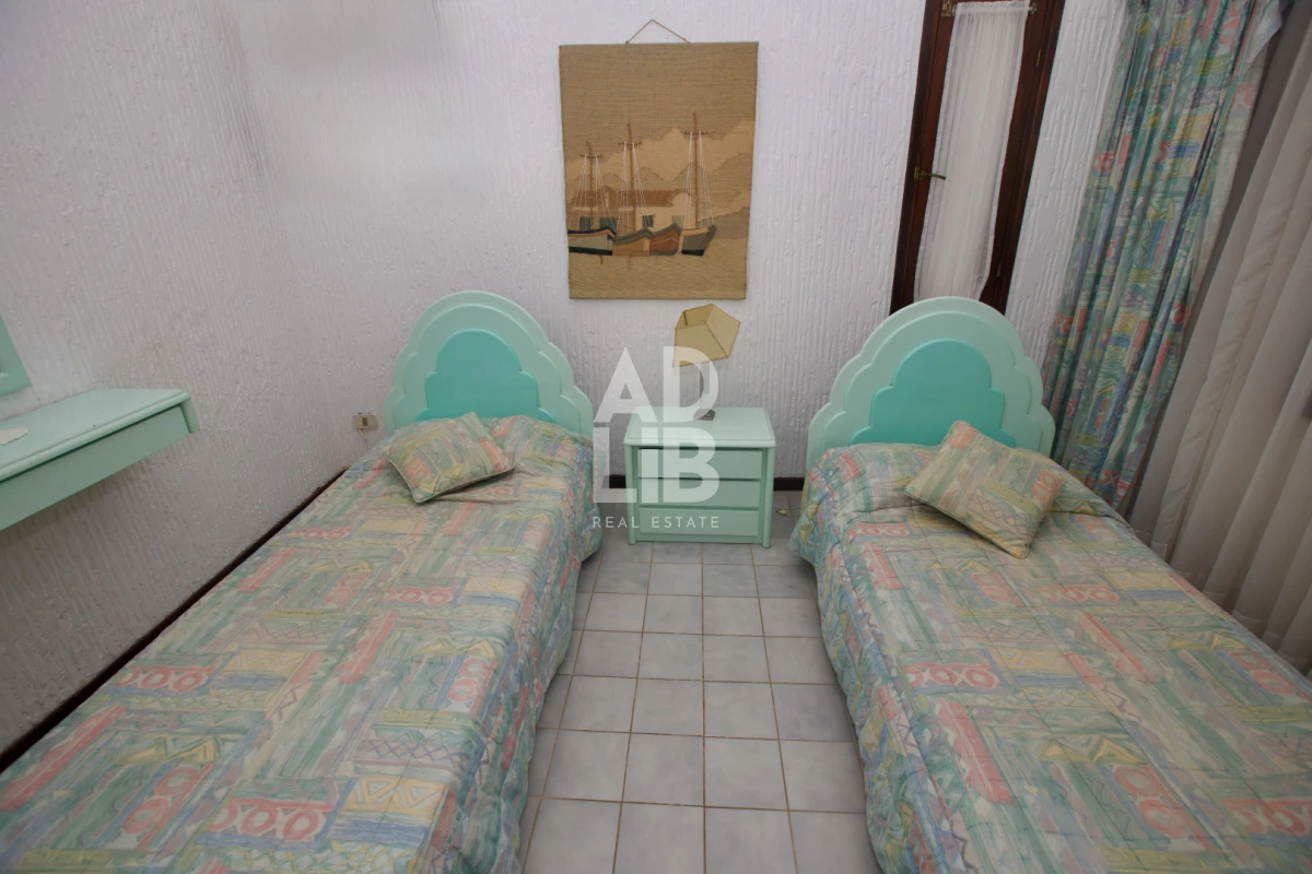 Casa ID.797 - Alquiler comercial 5 dorm y 5 baños. Zona Shopping Punta
